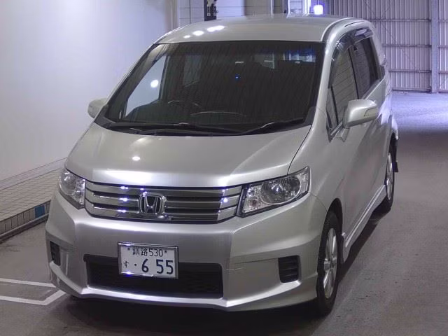 HONDA FREED SPIKE