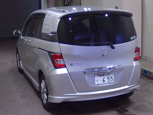 HONDA FREED SPIKE