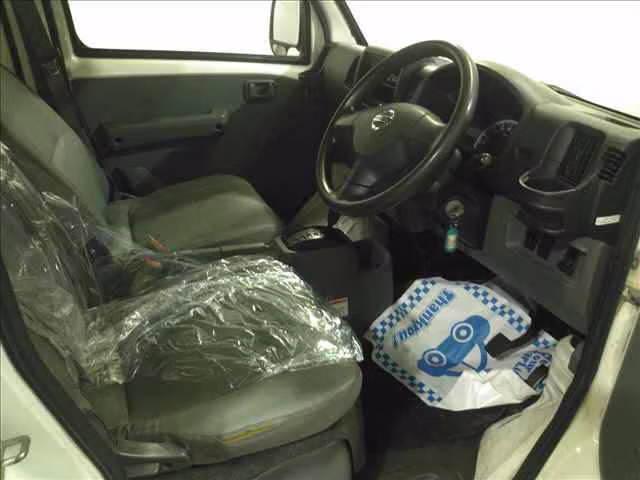 NISSAN CLIPPER
