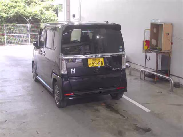 HONDA N-BOX