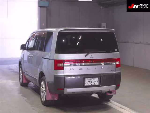 MITSUBISHI DELICA D:5