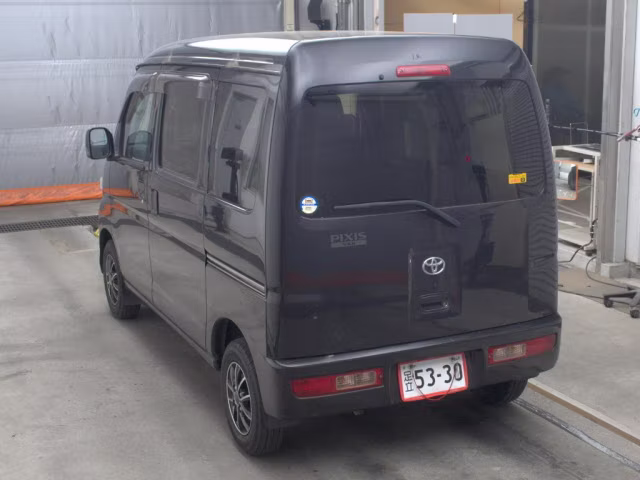 TOYOTA PIXIS VAN