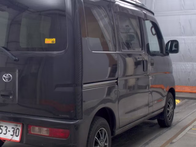 TOYOTA PIXIS VAN