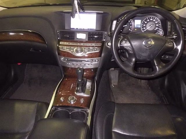 NISSAN FUGA