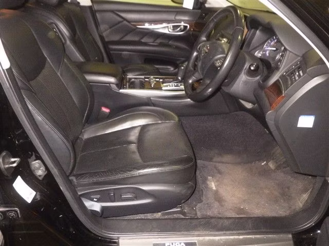 NISSAN FUGA