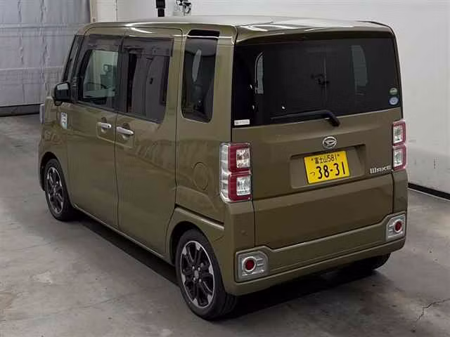 DAIHATSU WAKE