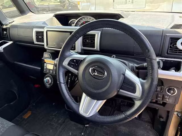 DAIHATSU WAKE
