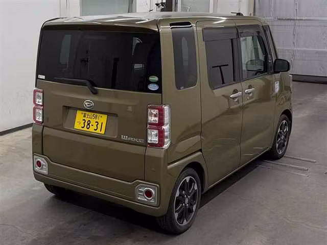DAIHATSU WAKE