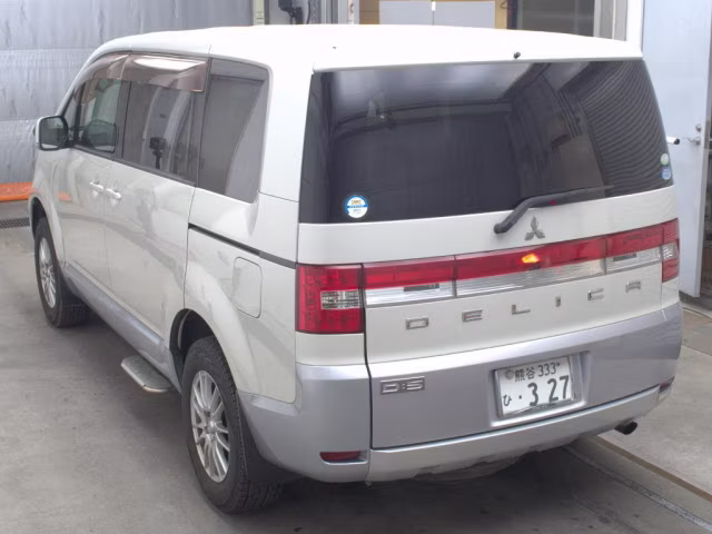 MITSUBISHI DELICA D:5
