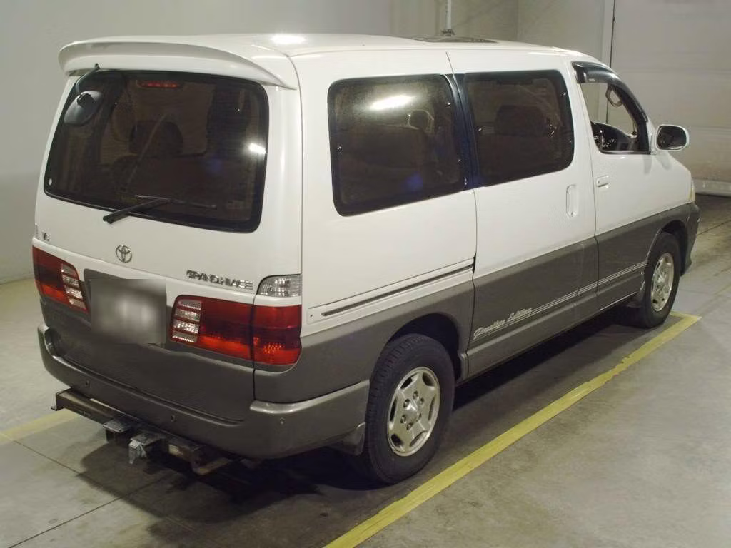 TOYOTA GRAND HIACE