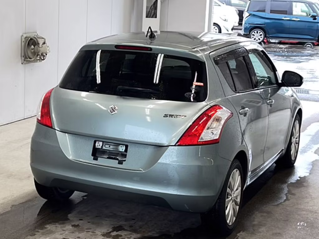 SUZUKI SWIFT
