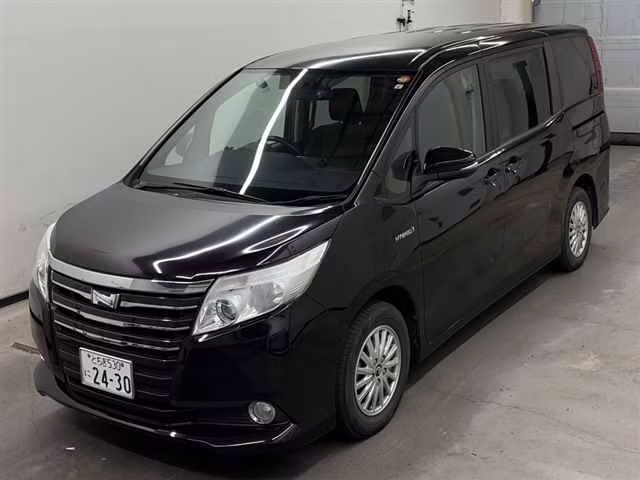 TOYOTA NOAH