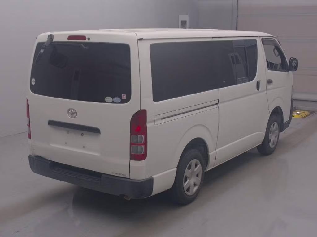 TOYOTA REGIUS ACE