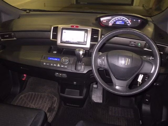 HONDA FREED SPIKE