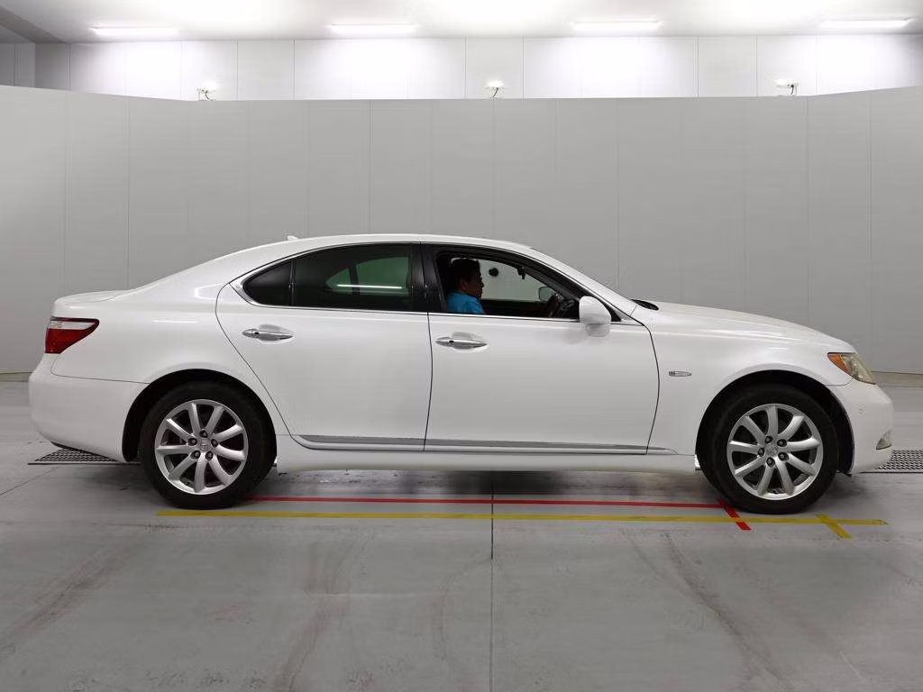 LEXUS LS460