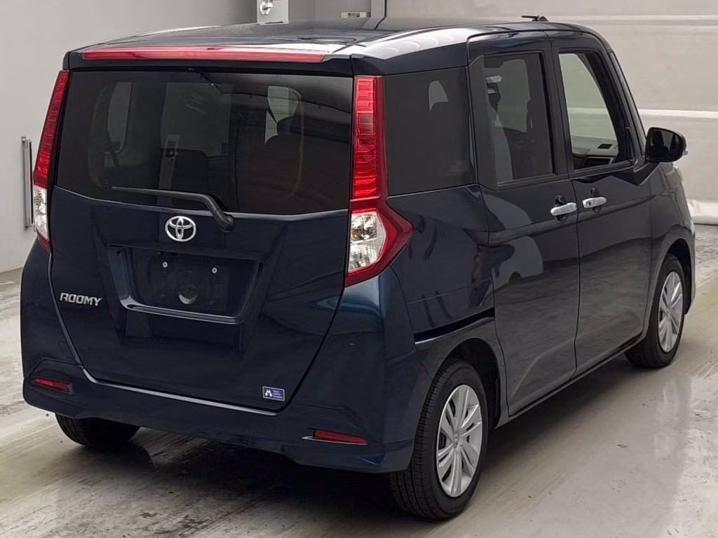 TOYOTA ROOMY