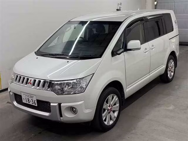 MITSUBISHI DELICA D:5