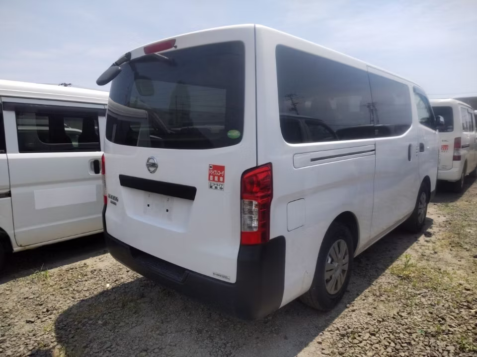NISSAN NV350 CARAVAN