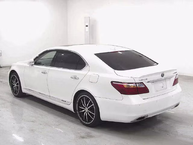 LEXUS LS600H