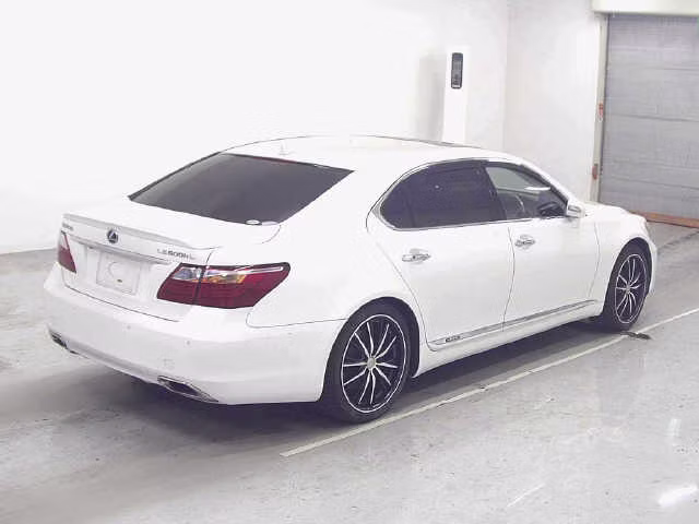 LEXUS LS600H