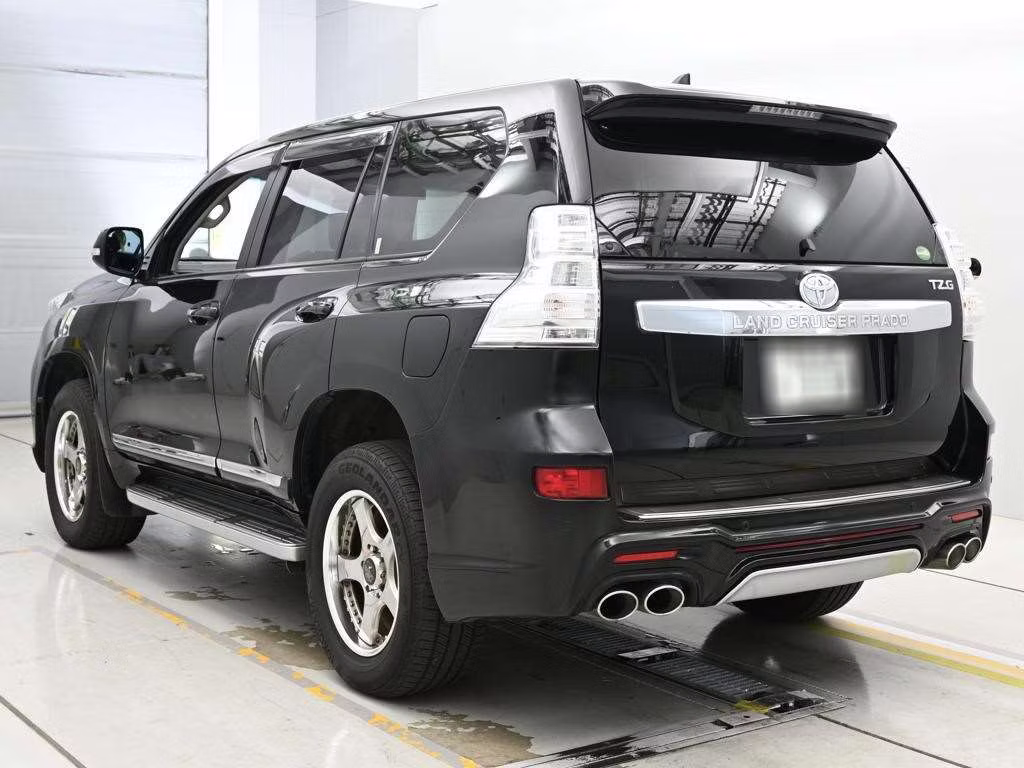 TOYOTA LAND CRUISER PRADO