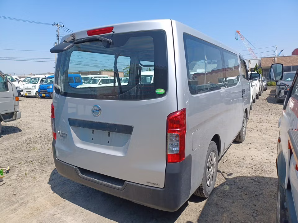 NISSAN NV350 CARAVAN