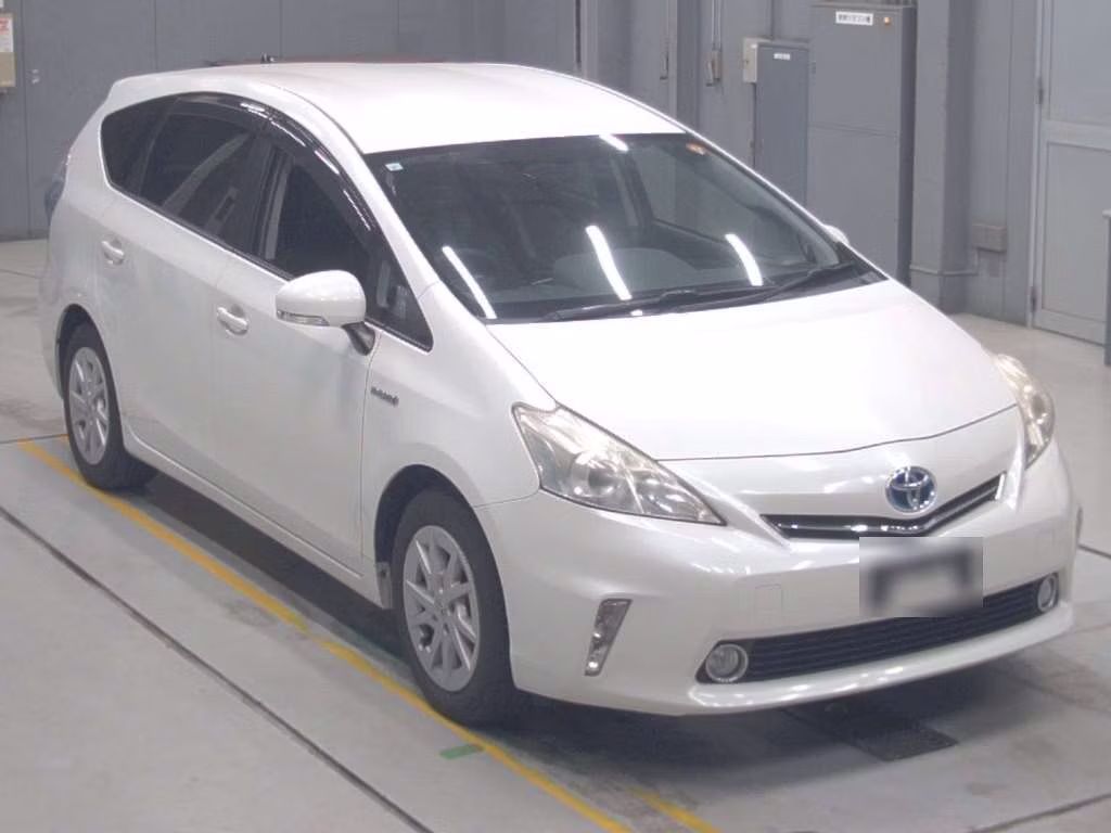 TOYOTA PRIUS ALPHA