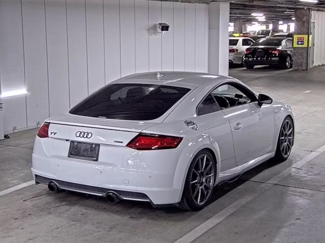 AUDI TT