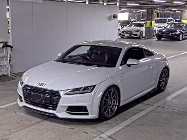 AUDI TT