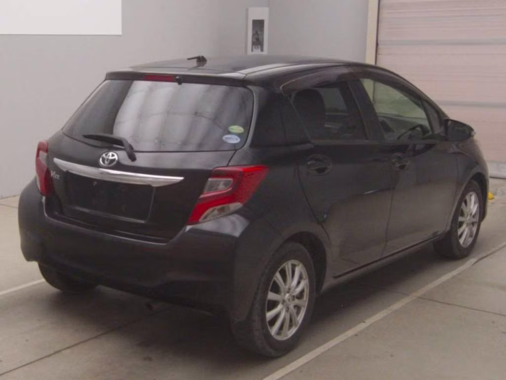 TOYOTA VITZ