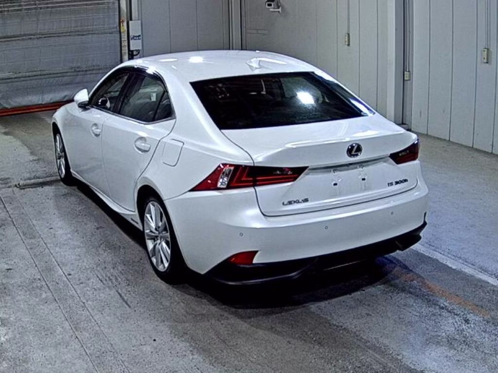 LEXUS IS300H