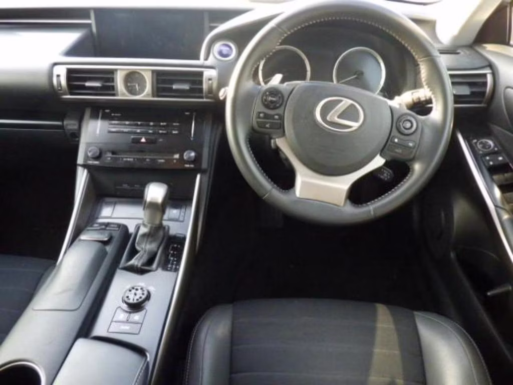 LEXUS IS300H