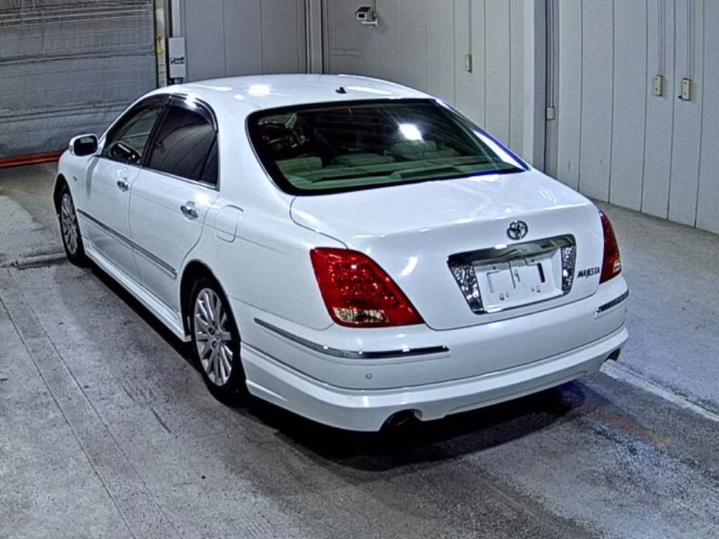 TOYOTA CROWN MAJESTA