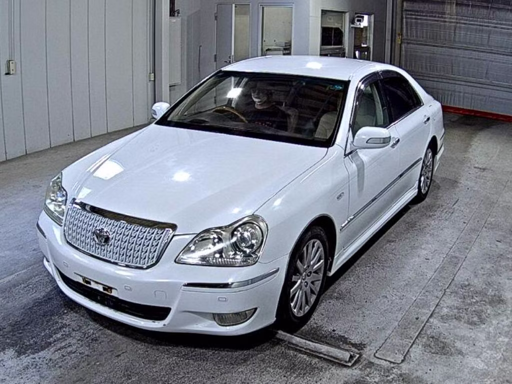 TOYOTA CROWN MAJESTA
