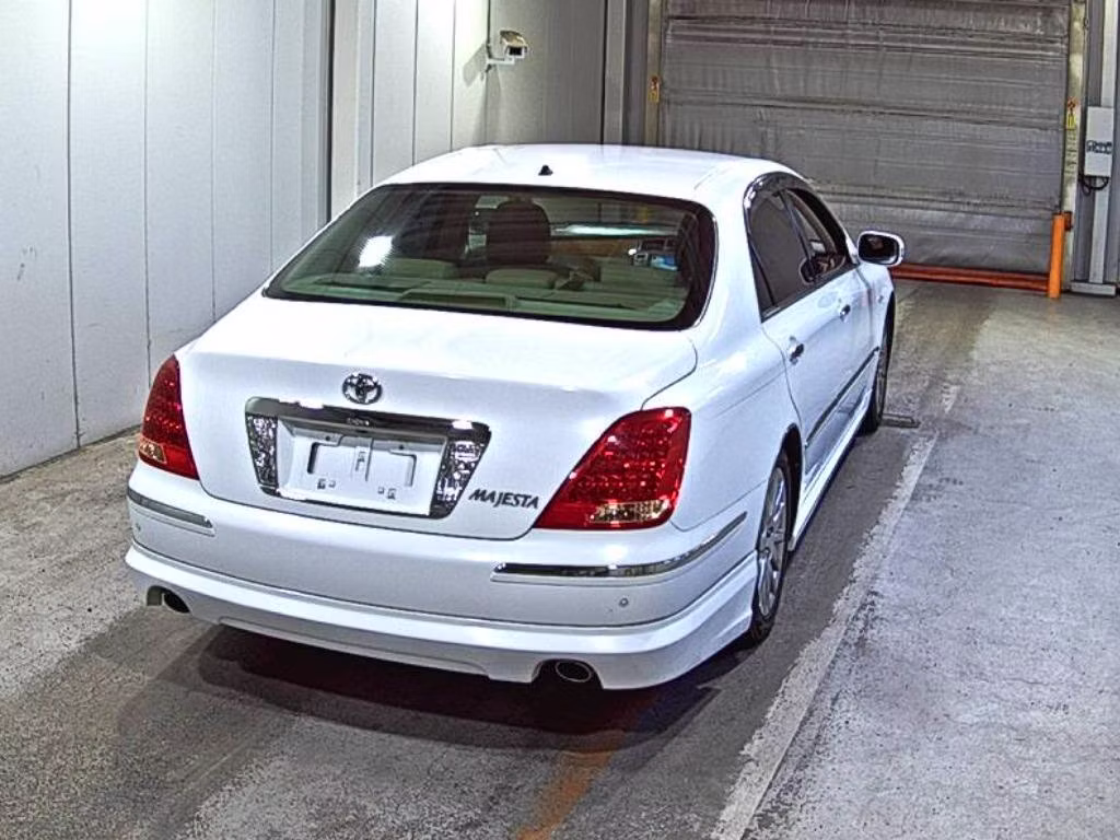 TOYOTA CROWN MAJESTA