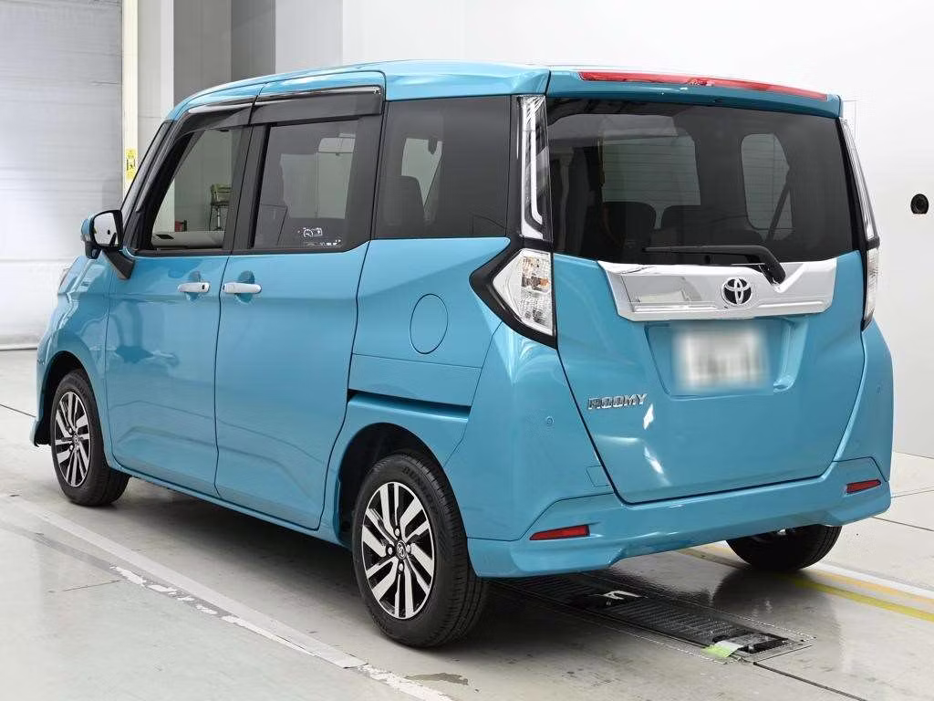 TOYOTA ROOMY