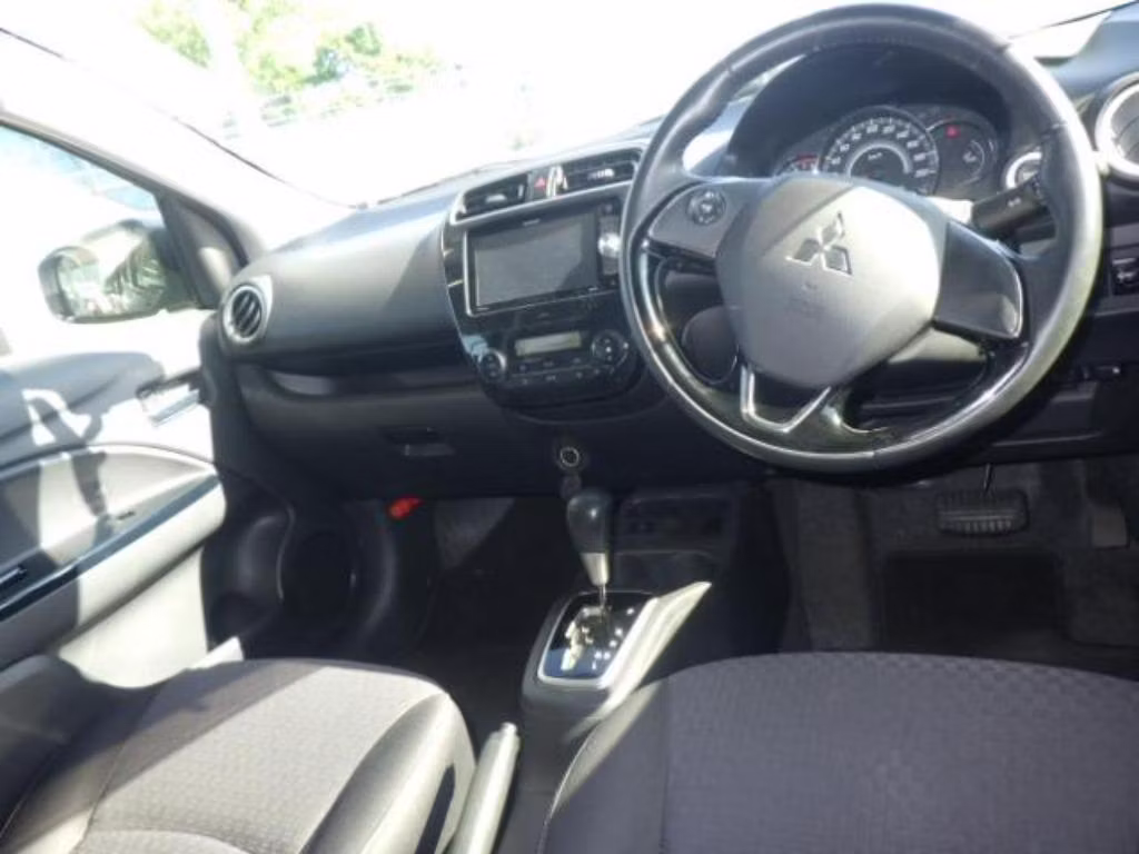 MITSUBISHI MIRAGE