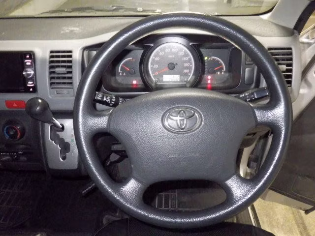 TOYOTA REGIUS ACE