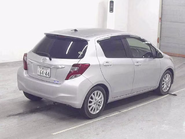 TOYOTA VITZ