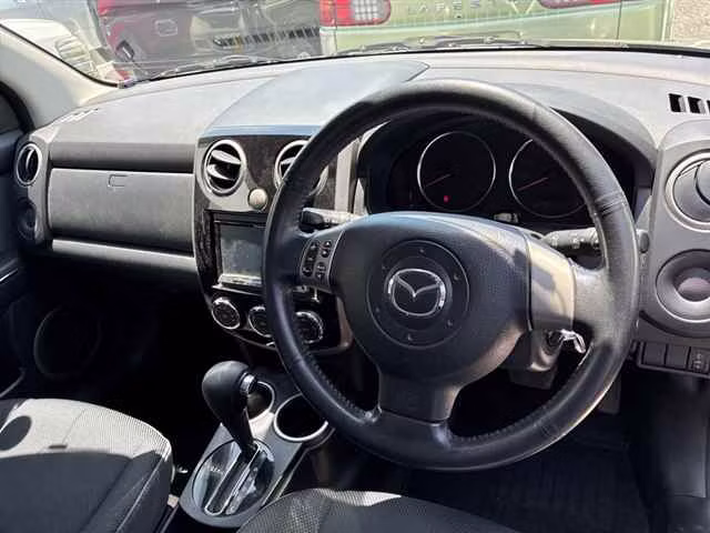 MAZDA VERISA
