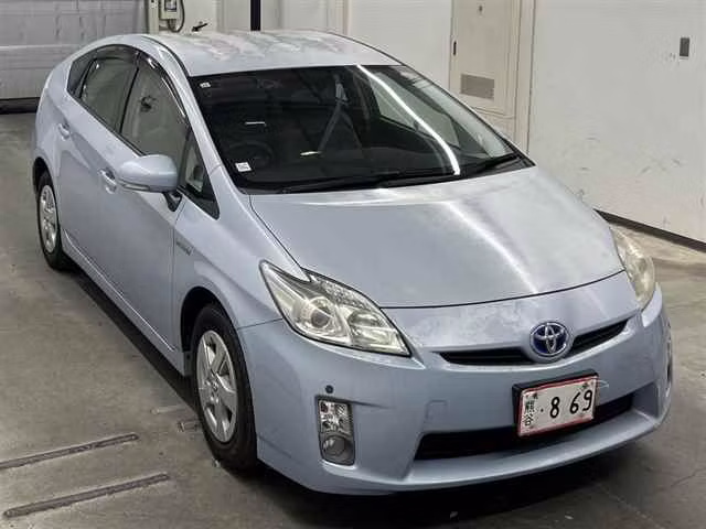 TOYOTA PRIUS