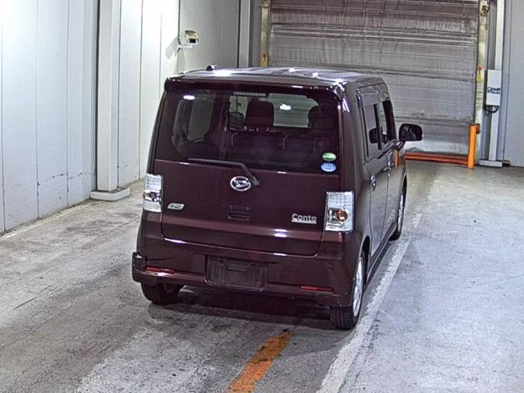 DAIHATSU MOVE CONTE