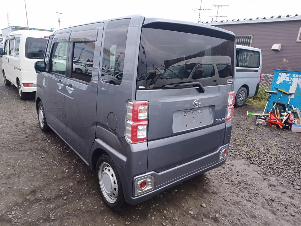 DAIHATSU WAKE
