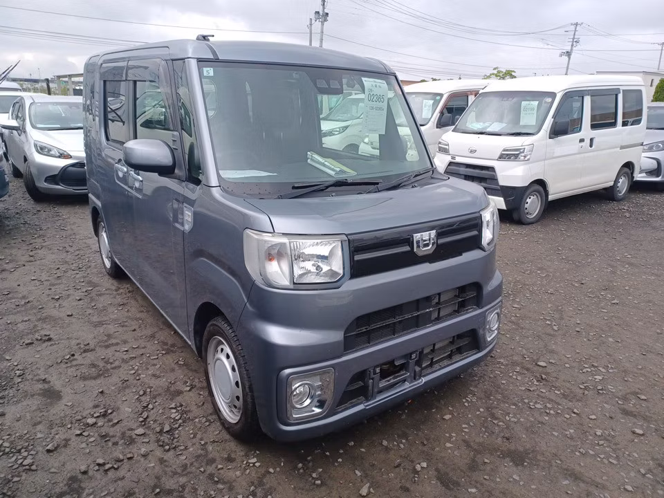 DAIHATSU WAKE