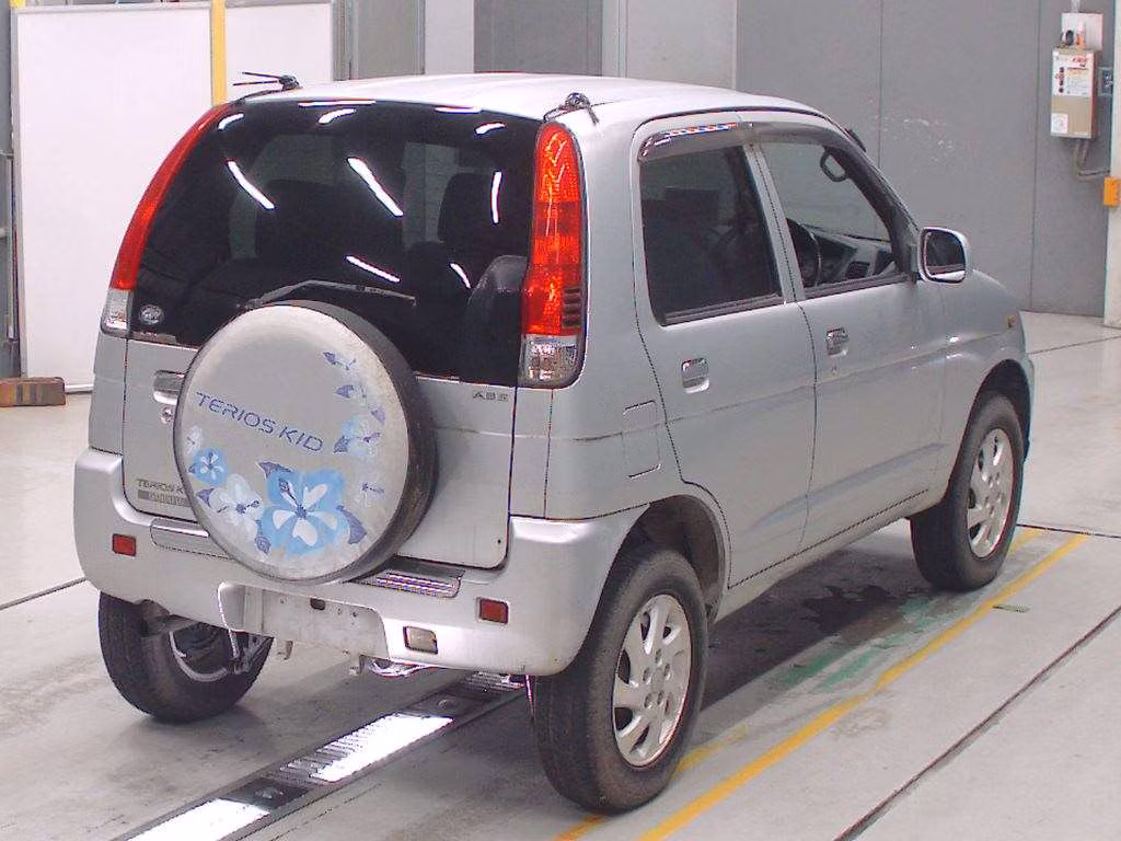 DAIHATSU TERIOS KID