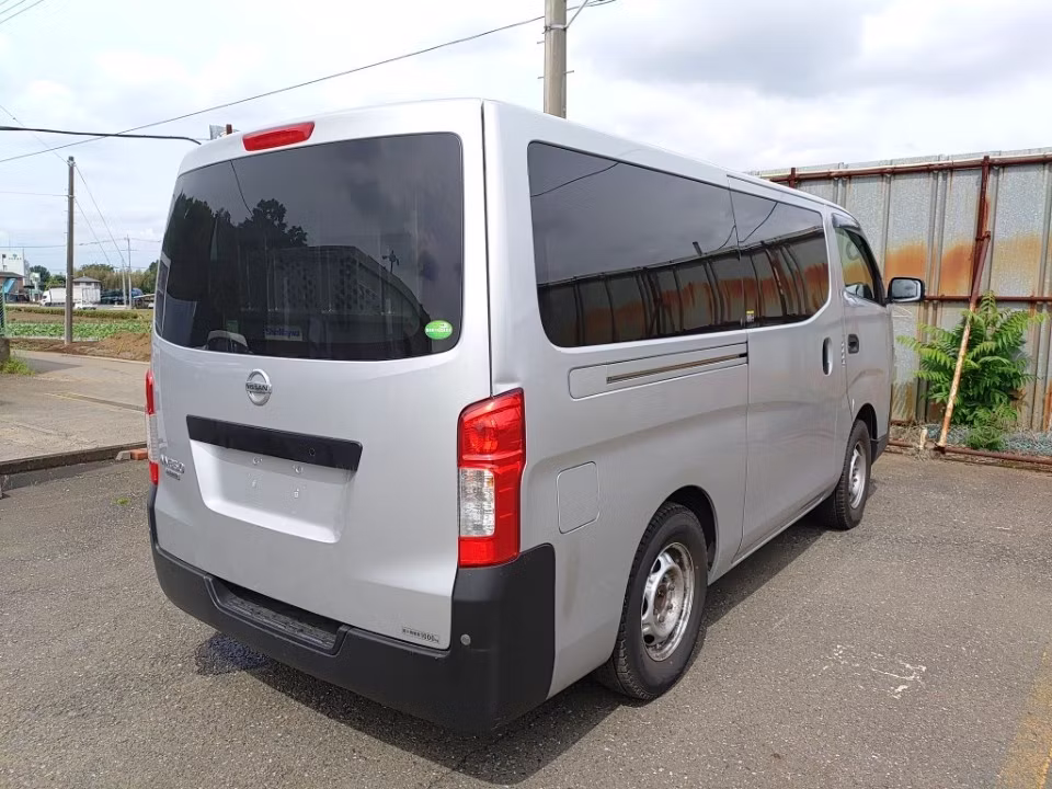 NISSAN NV350 CARAVAN