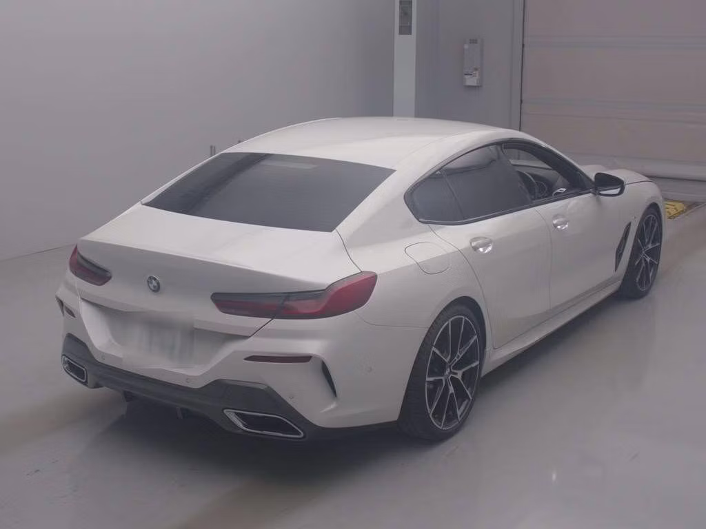 BMW 8-SERIES