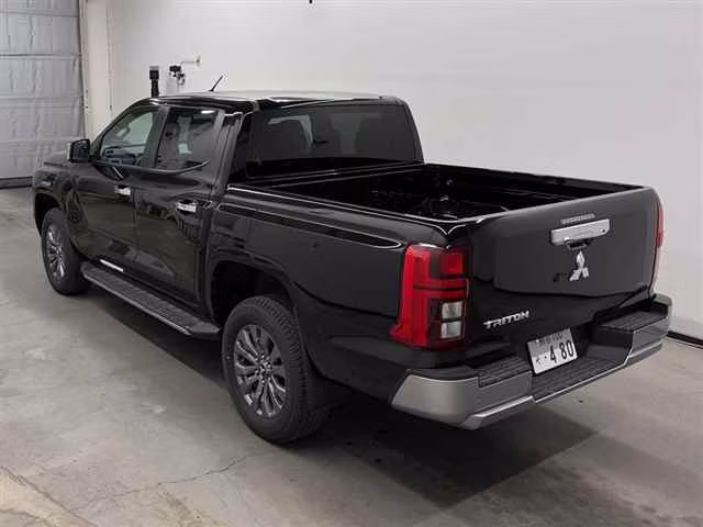 MITSUBISHI TRITON