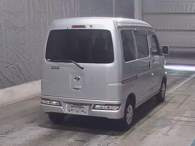 TOYOTA PIXIS VAN
