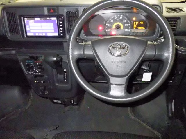 TOYOTA PIXIS VAN